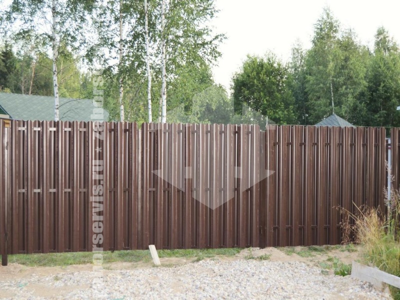 Забор из евроштакетника в шахматном порядке 46 метров