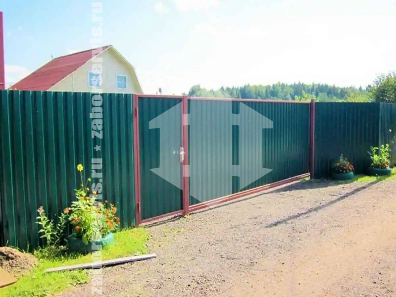 Забор из профнастила 88 метров зеленый