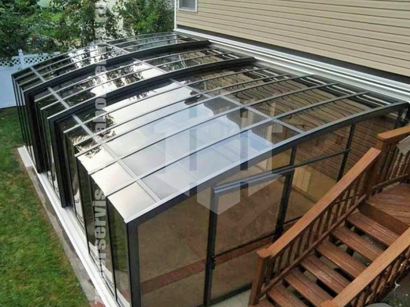 Навес из монолитного поликарбоната пример 1