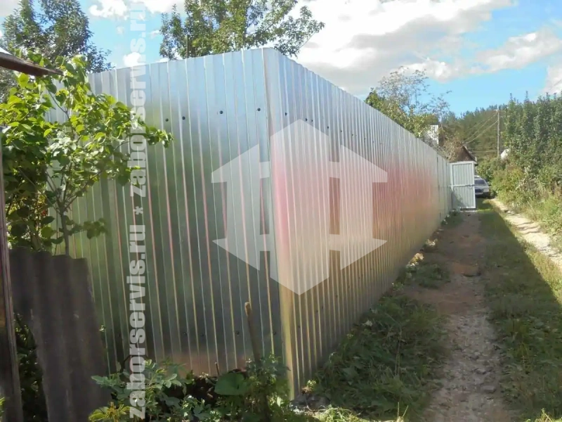 Оцинкованный забор из профнастила 60 метров