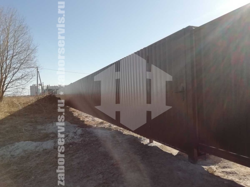 Забор из профнастила на забивных столбах на 6 соток