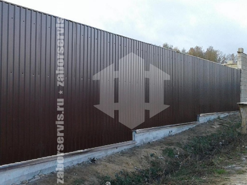 Забор из профнастила на ленточном фундаменте 47 метров