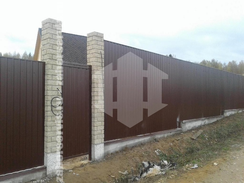 Забор из профнастила на ленточном фундаменте 47 метров