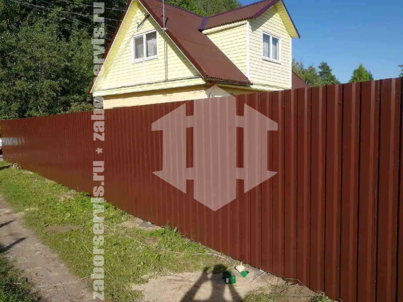 Забор из профнастила с воротам 85 метров