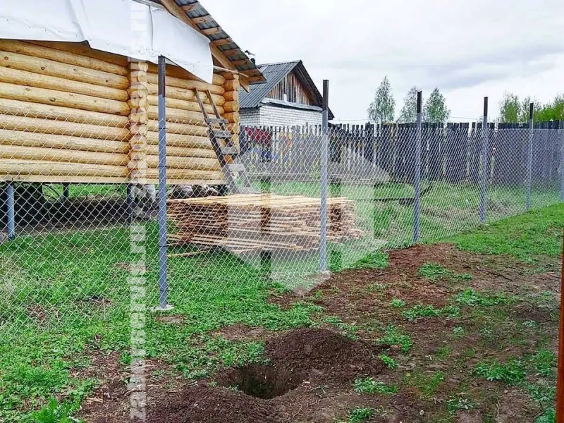 Забор из сетки рабицы в натяг 6 соток
