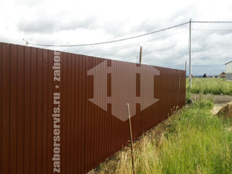 Забор из профнастила с бетонированием столбов 156 метров