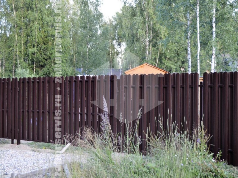 Забор из евроштакетника в шахматном порядке 46 метров